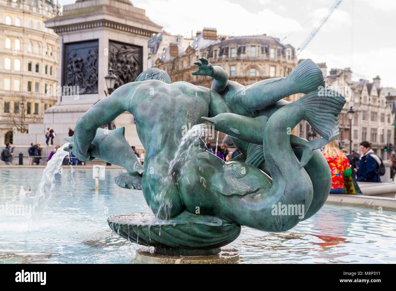 Trafalgar Square, Clyde Mcphatter, Mermaid Statue Sculpture, Dolphin, Londres UK Banque D'Images