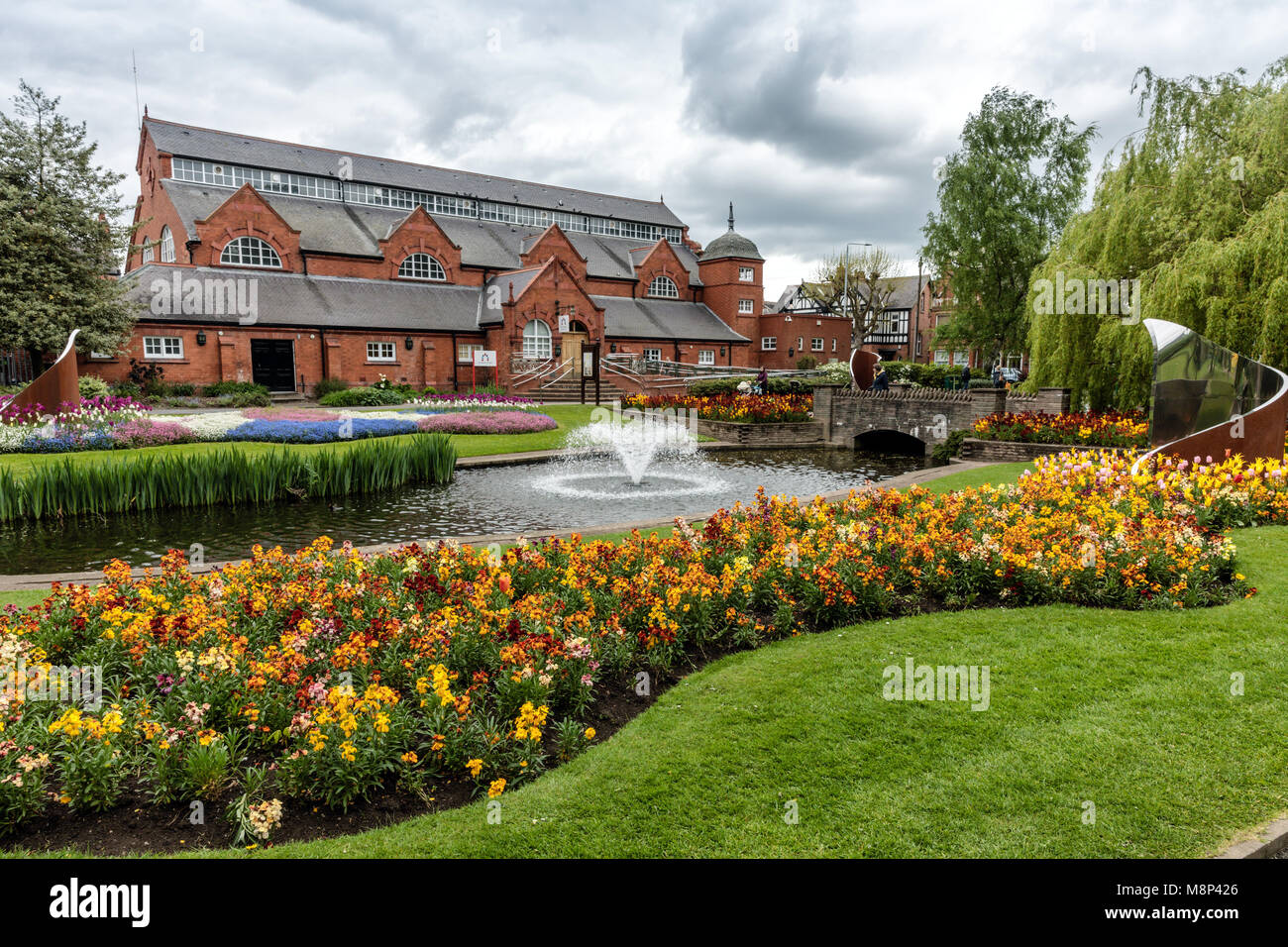 Jardins colorés à Queen's Park, Loughborough, Leicestershire, England, UK Banque D'Images