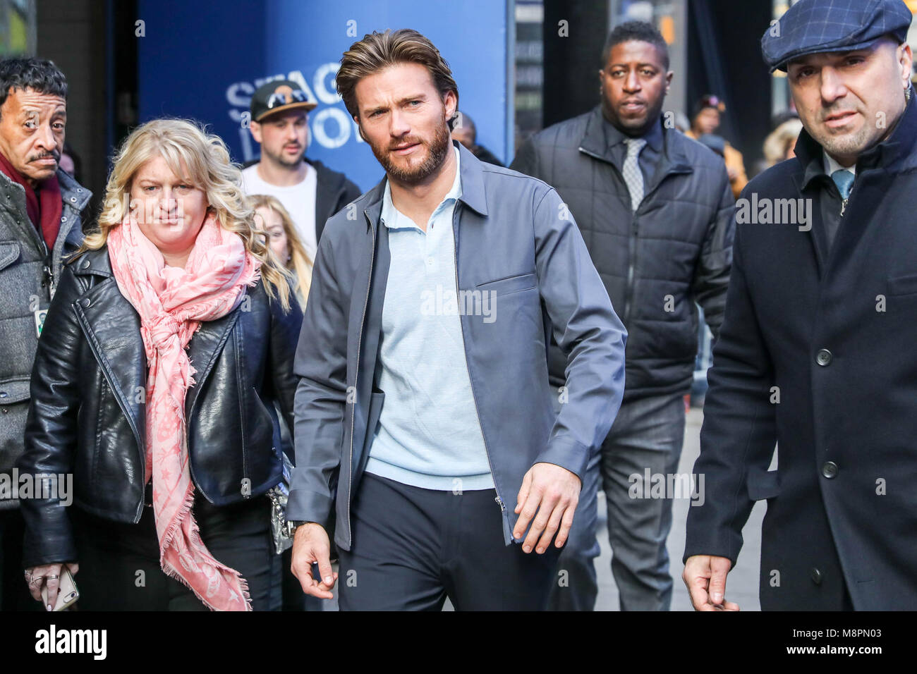 New York, USA. 19 mars, 2018. L'acteur américain Scott Eastwood est vu quitter un programme de télévision à Manhattan à New York, aux États-Unis le lundi. (PHOTO : VANESSA CARVALHO/BRÉSIL PHOTO PRESSE) Credit : Brésil Photo Presse/Alamy Live News Banque D'Images