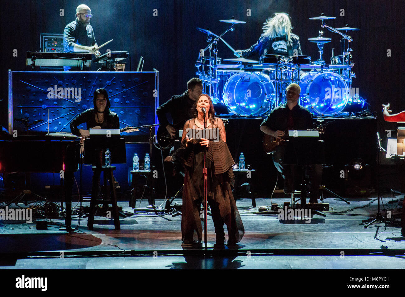 Milan Italie. 19 mars 2018. Le groupe de rock américain EVANESCENCE effectue sur scène au Teatro degli Arcimboldi durant la tournée "synthèse". Credit : Rodolfo Sassano/Alamy Live News Banque D'Images