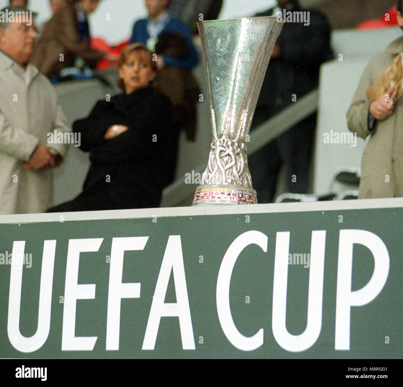 Fanion Rare Olympique Lyonnais / Inter Milan – Coupe UEFA 1997 – Souvenir De Match