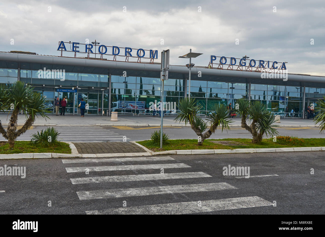 L''aéroport de Podgorica - TGD JP Aerodromi Crne Gore Banque D'Images