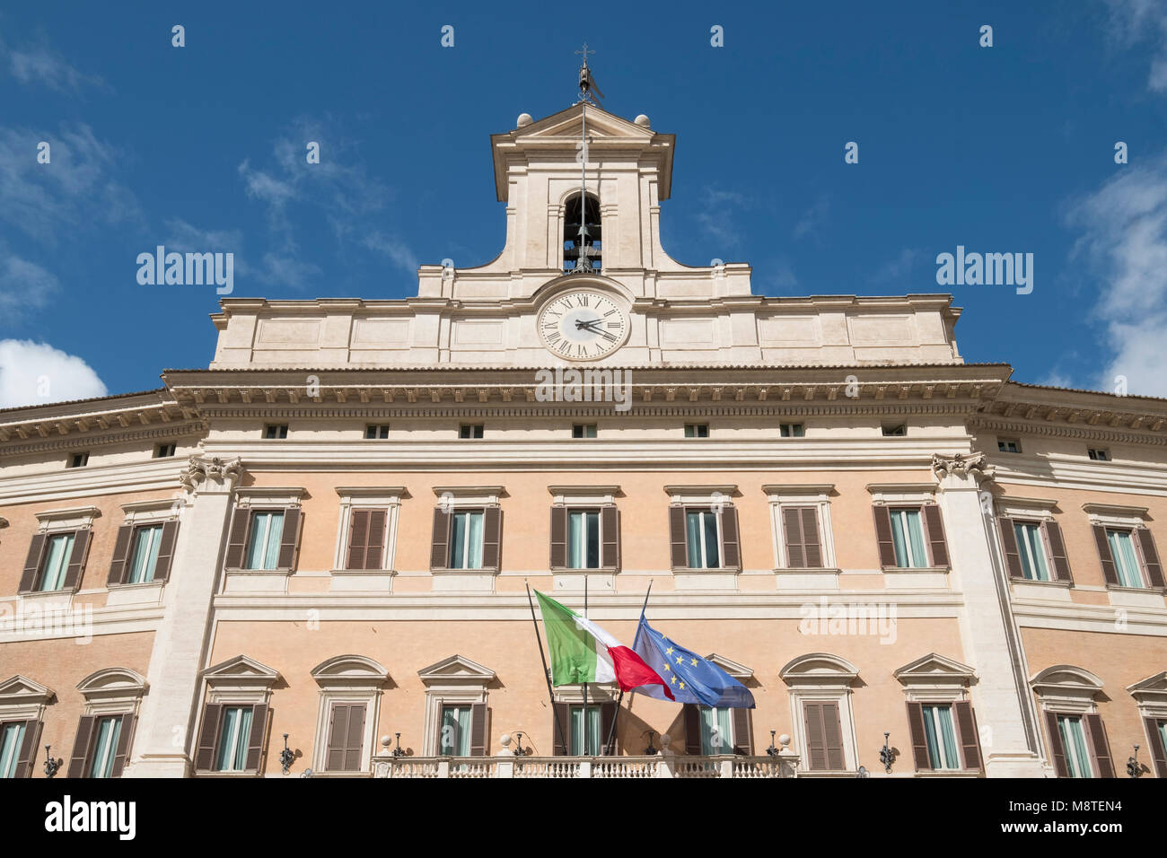 Palazzo Montecitorio à Rome - siège de la chambre de représentant du parlement italien. Banque D'Images