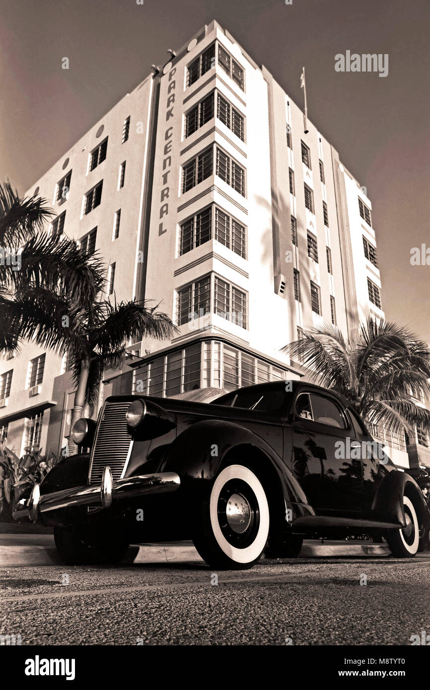 Voiture classique, Park Central Hotel, Miami Beach, Florida, USA Banque D'Images