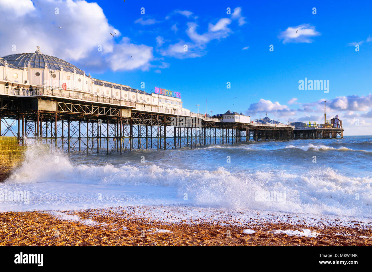 Palace Pier de Brighton sur une belle après-midi ensoleillée, East Sussex, England, UK Banque D'Images