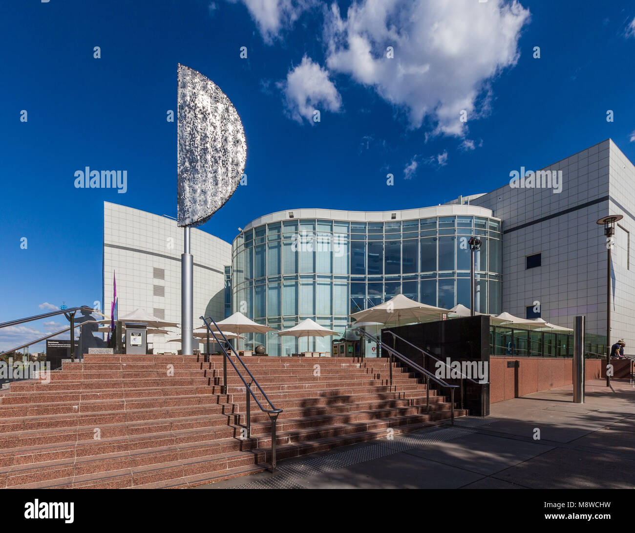 Canberra, Australie - 12 mars 2018 : Entrée de la Questacon à Canberra - Musée des enfants de la science et de la technologie Banque D'Images