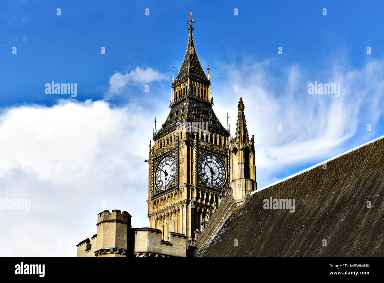 Big Ben est le surnom de la Grande Cloche de l'horloge à l'extrémité nord du Palais de Westminster à Londres et est généralement porté à se reporter au bo Banque D'Images