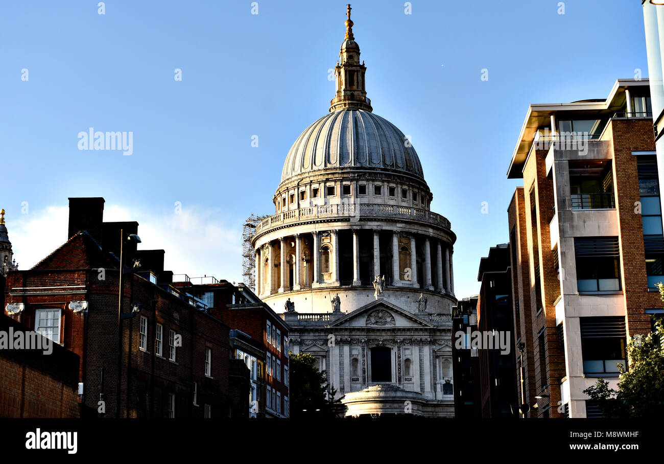 La Cathédrale St Paul, à Londres, est une cathédrale anglicane, le siège de l'évêque de Londres et l'église-mère du diocèse de London. Il est assis sur Lud Banque D'Images