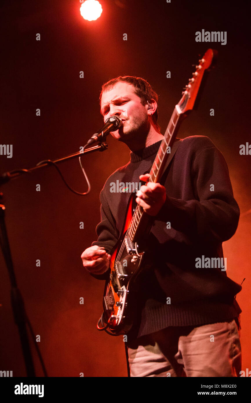 Milan Italie. Le 20 mars 2018. Le chanteur et auteur-compositeur italien Giorgio PVE en concert sur scène à fabrique de l'ouverture du spectacle du groupe de pop alternative française Phoenix. Credit : Rodolfo Sassano/Alamy Live News Banque D'Images