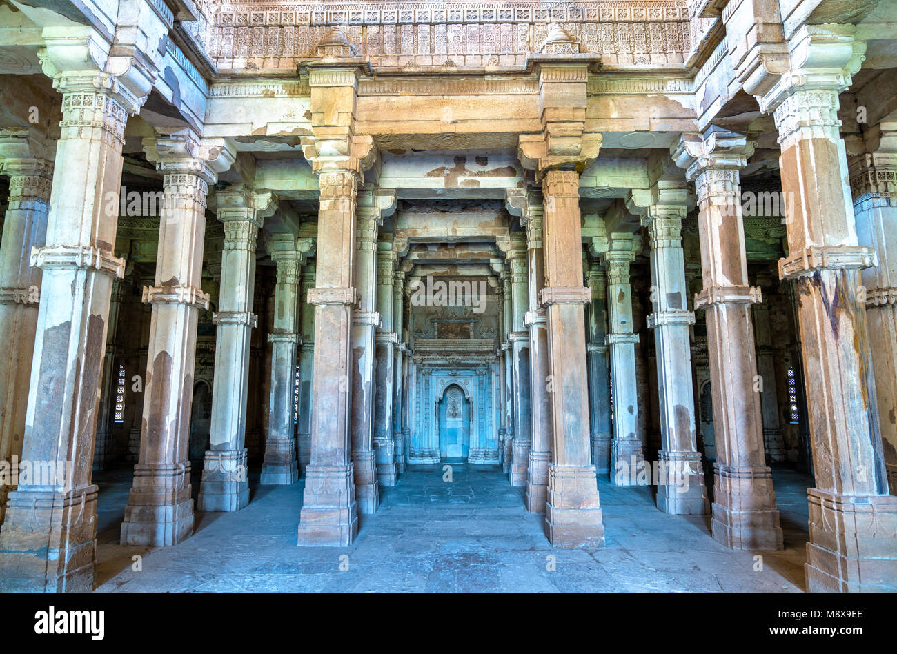 Intérieur de Jami Masjid, une attraction touristique au Parc archéologique de Champaner-Pavagadh - de l'état du Gujarat en Inde Banque D'Images