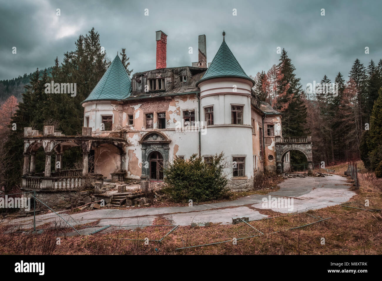 Health Spa Resort abandonné près du village de Rajecke Teplice Banque D'Images