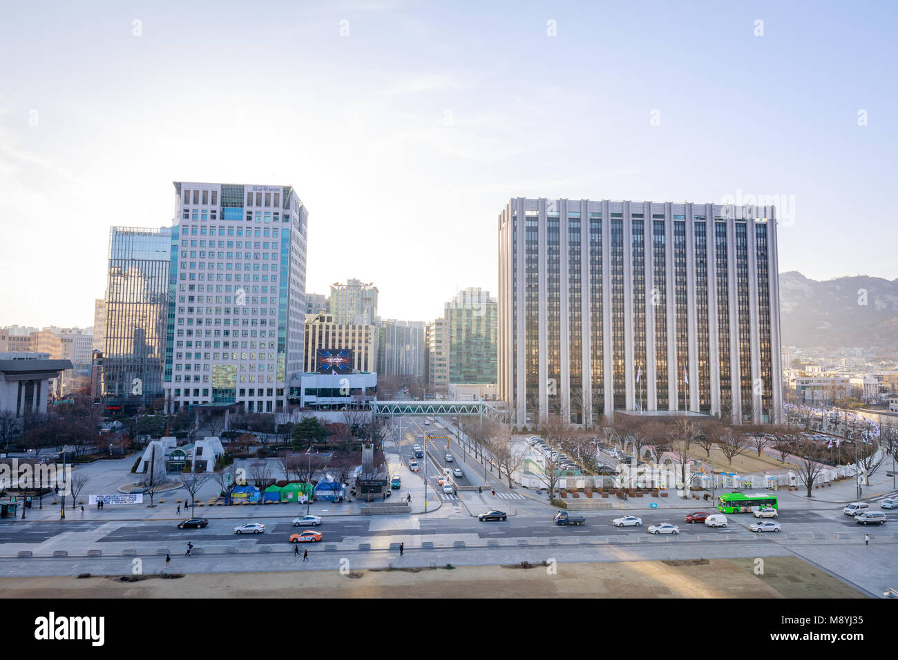 Séoul, Corée du Sud - mars 6, 2018 : l'édifice du gouvernement central complexe dans la ville de Séoul, la place Gwanghwamun Banque D'Images