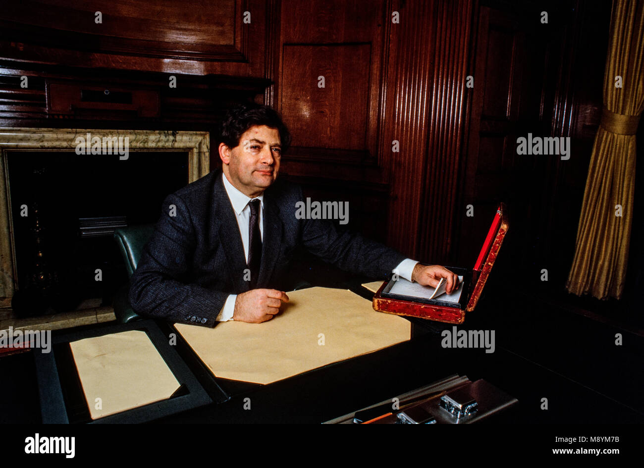 Nigel Lawson, chancelier de l'Échiquier avec le budget fort avant que son budget de 1986. Banque D'Images