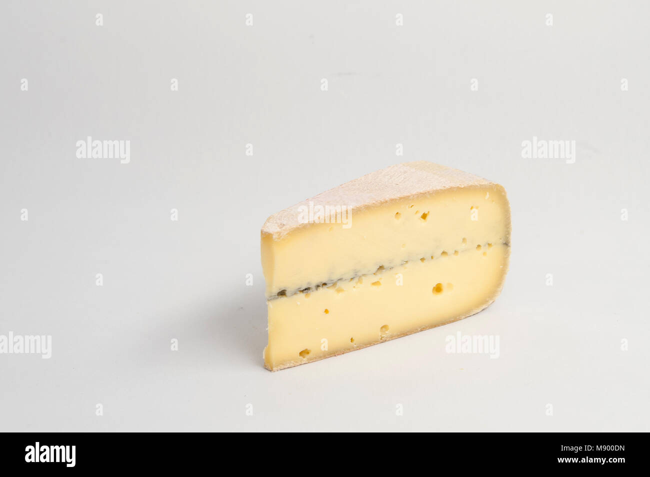 Stinky Morbier fromage français provenant de bovins laitiers Banque D'Images