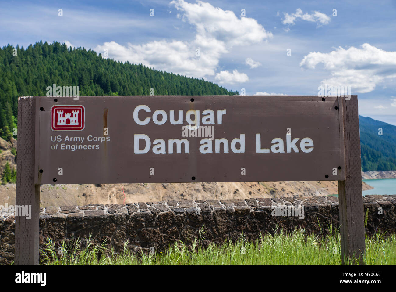 Inscrivez-vous pour le Cougar Creek Dam et du lac.Il se trouve dans Banque D'Images