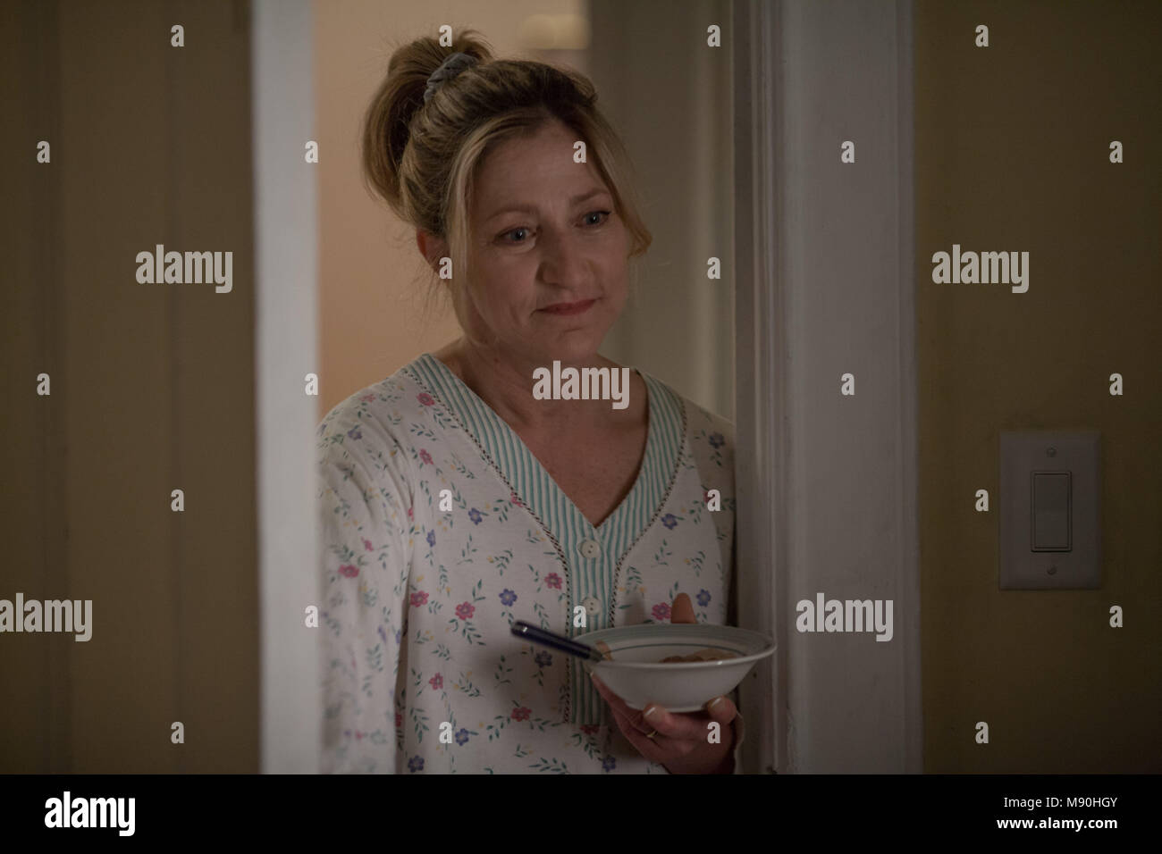 DATE DE SORTIE : Juillet 21, 2017 Title : STUDIO Fixe : Magnolia Pictures Réalisateur : Gillian Robespierre Résumé : En 1995, un adolescent vivant avec sa soeur et les parents à Manhattan découvre que son père a une liaison. Avec : EDIE FALCO comme Pat. (Crédit Image : © Magnolia Pictures/photos) Banque D'Images