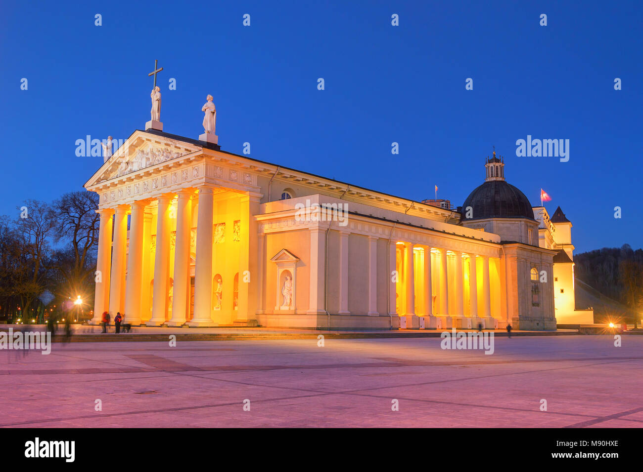 Vilnius - la Lituanie. Vue de la cathédrale de Vilnius au crépuscule. Banque D'Images