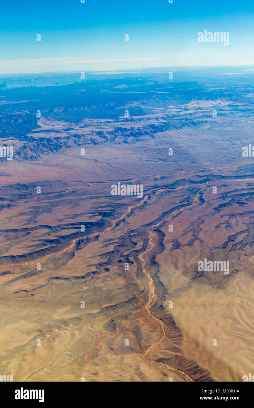 Avis de Virgin Atlantic sur le chemin de l'aéroport de Gatwick, North terminal à Las Vegas en regardant par la fenêtre à partir de 35 000 pieds. Banque D'Images