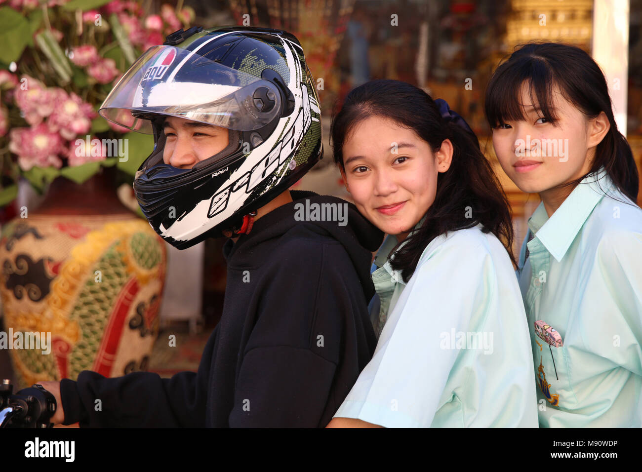 Jeunes thaïlandais à Bangkok, Thaïlande. Banque D'Images