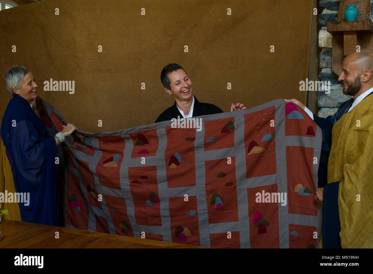 Sesshin Zen (retraite). La France. Nouvelle robe de moine. Banque D'Images