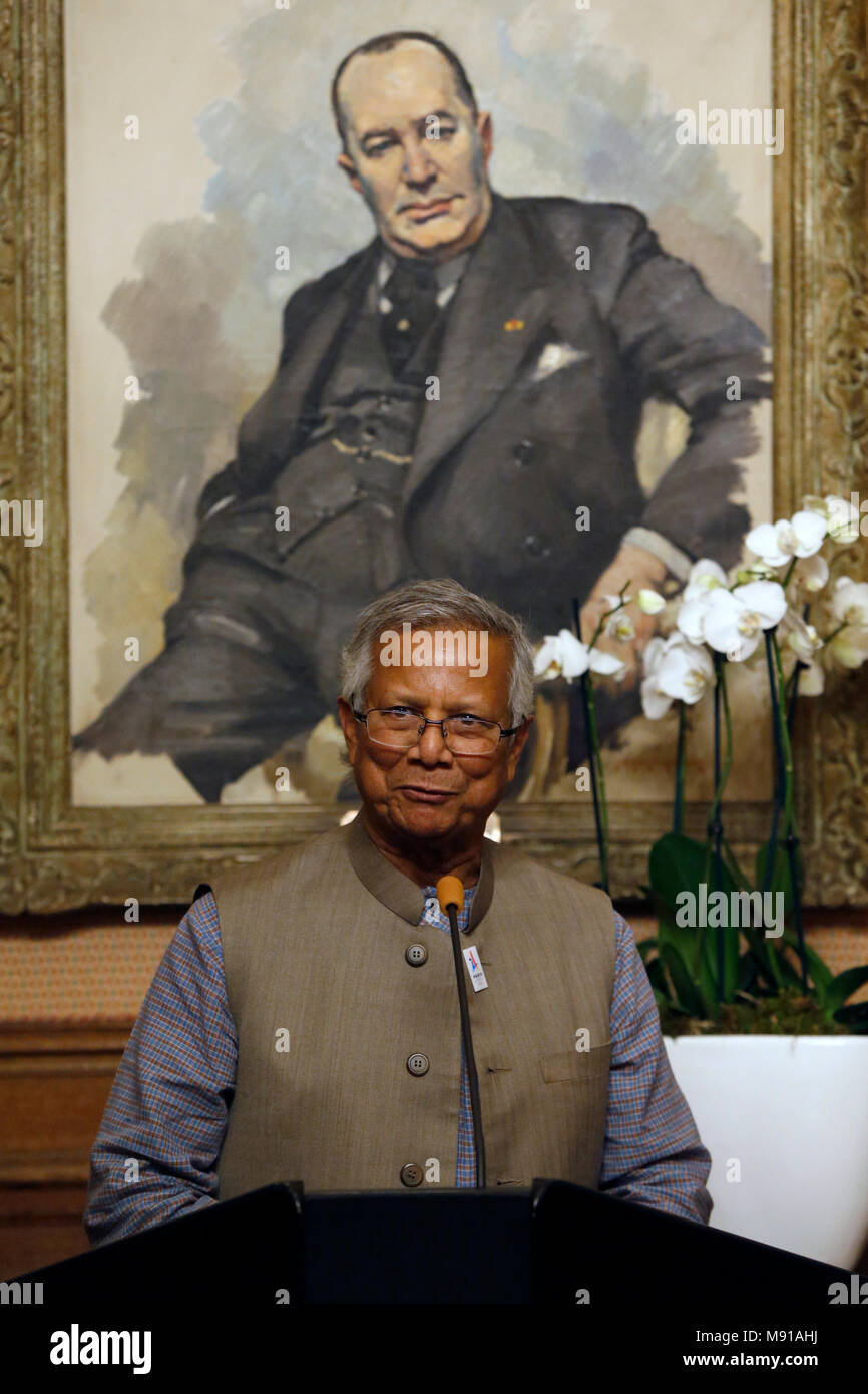 Muhammad Yunus ˆ la Maison de l'AmŽrique latine, Paris, France. Banque D'Images