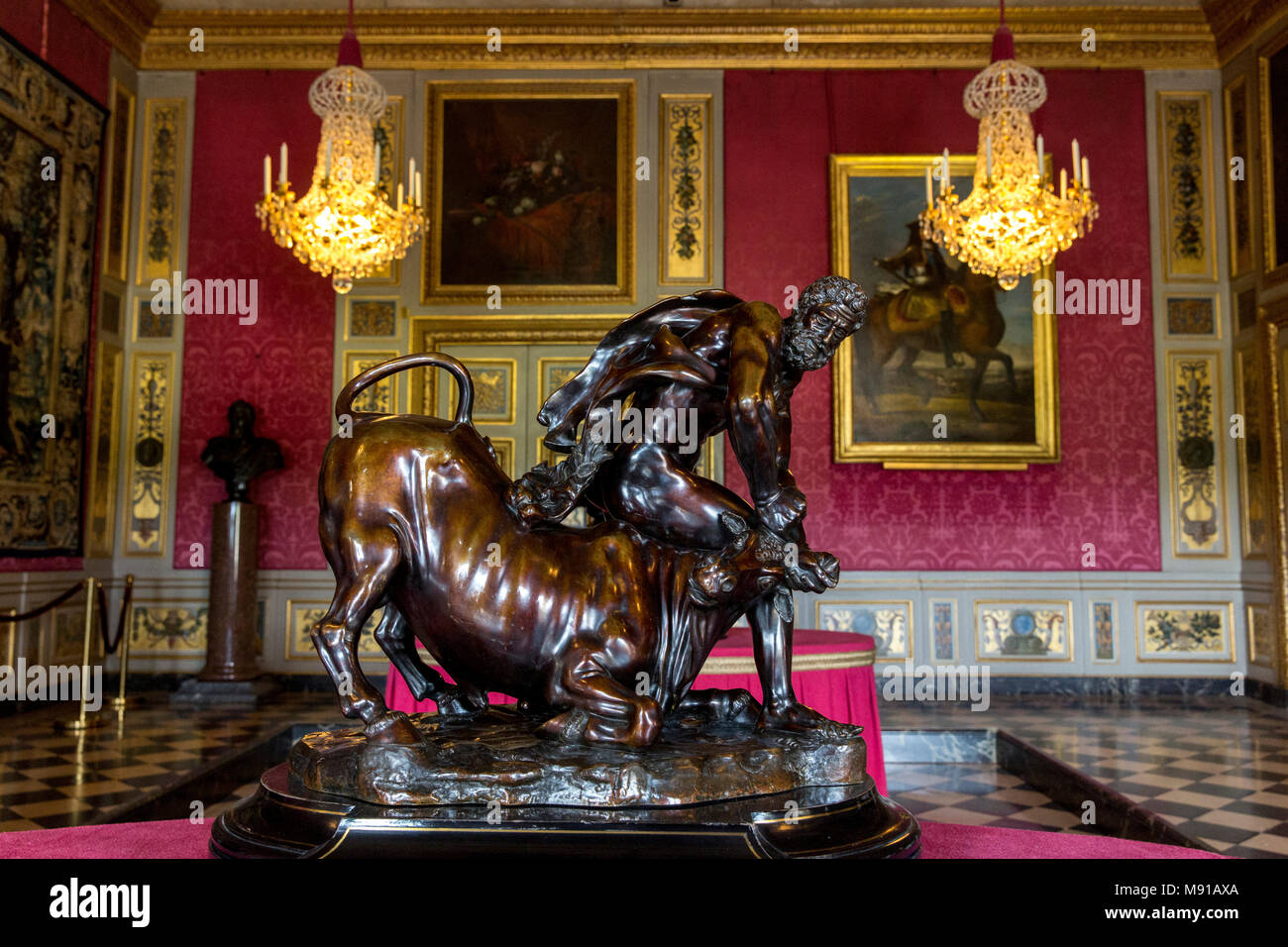 Vaux-le-vicomte. L'antichambre de Hercules. Statue en bronze d'hercule. La France. Banque D'Images