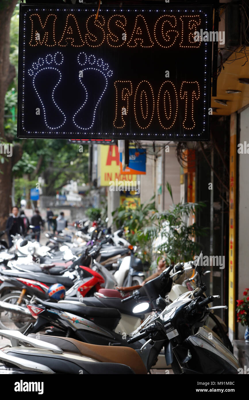 Massage des pieds signer Hanoi. Le Vietnam. Banque D'Images