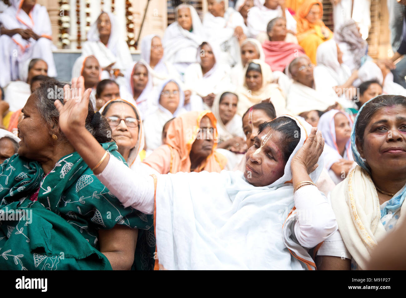 Les veuves participent à des célébrations de Holi à Vrindavan, Uttar Pradesh, Inde Banque D'Images