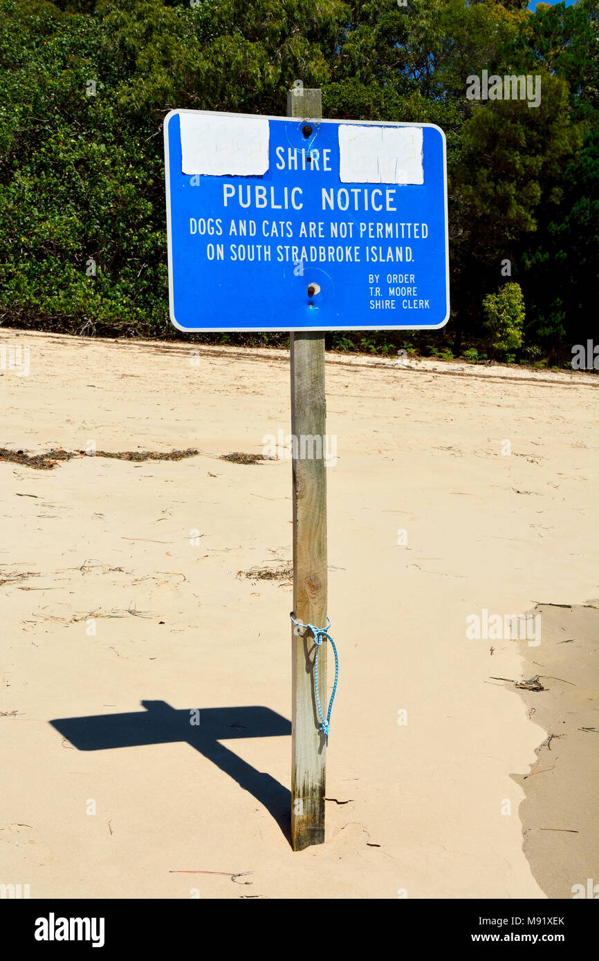 South Stradbroke Island, Queensland, Australie - Janvier 8, 2018. Et 'chiens chats interdit sur South Stradbroke Island'. Banque D'Images