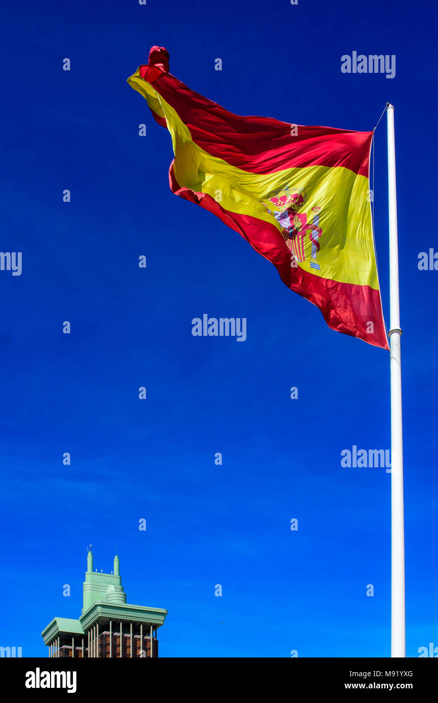 Madrid, Espagne. Mar 21, 2018. Cérémonie de lever du drapeau. Est célébrée le troisième mercredi de chaque mois. La cérémonie est effectuée par la Garde Civile Crédit : F. J. Carneros/Alamy Live News Banque D'Images