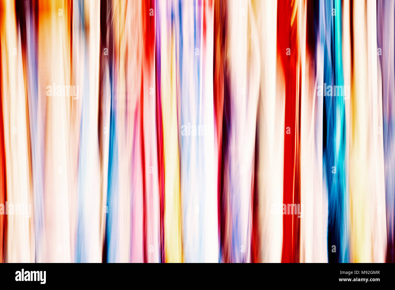 Motion red blurred abstract background ou papier peint. Banque D'Images