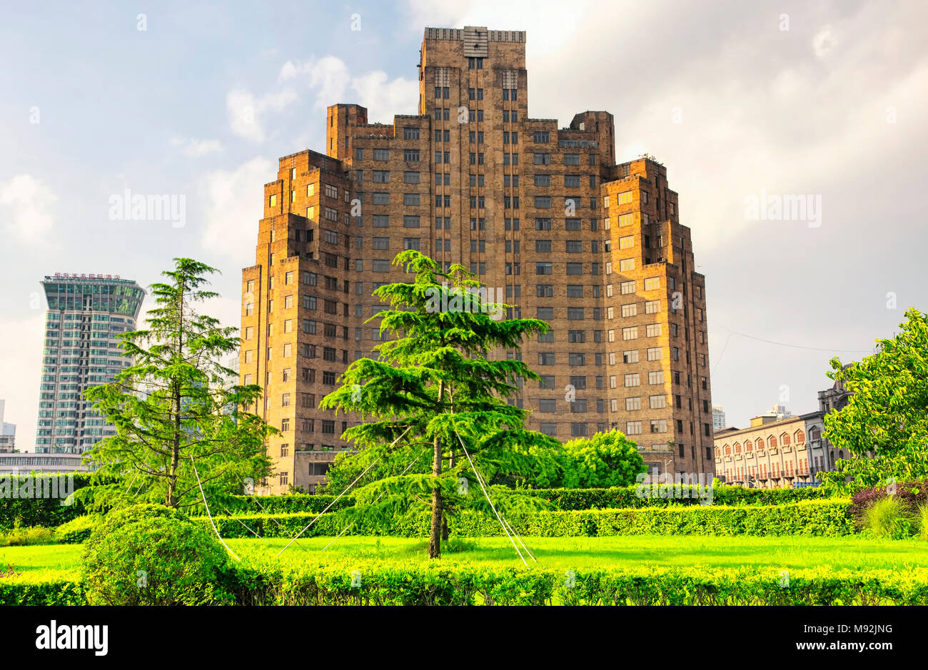 Le Broadway Mansions historique sur le côté de la Chine Shanghai puxi près du pont de jardin. Banque D'Images