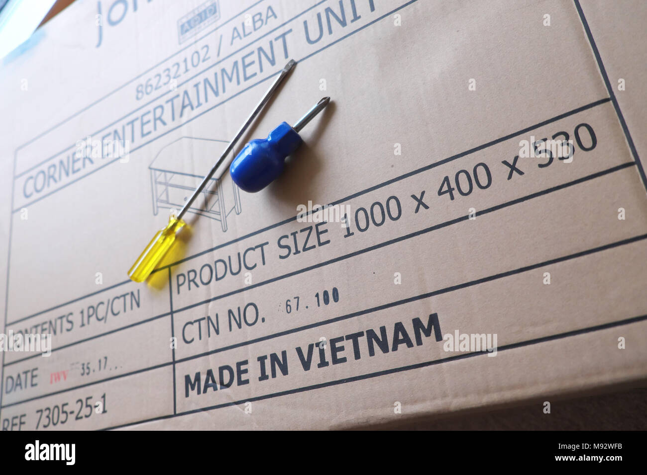 Flat pack meubles fabriqués au Vietnam Banque D'Images