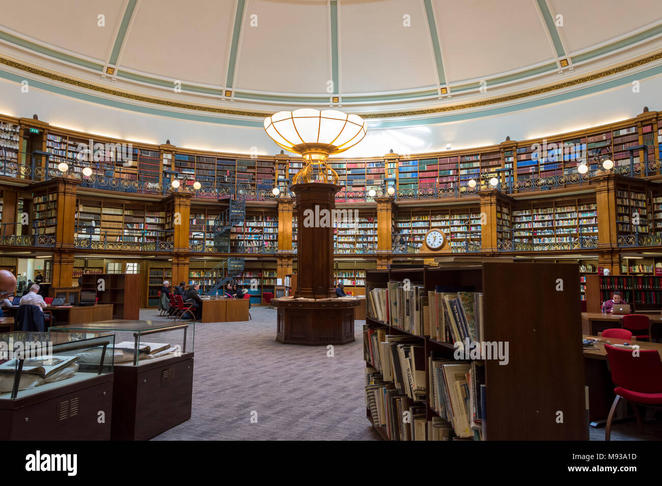 L'intérieur de la salle de lecture de Picton, bibliothèque centrale, par Cornelius Sherlock, 1879. St George's Quarter, Liverpool, Angleterre, Royaume-Uni Banque D'Images