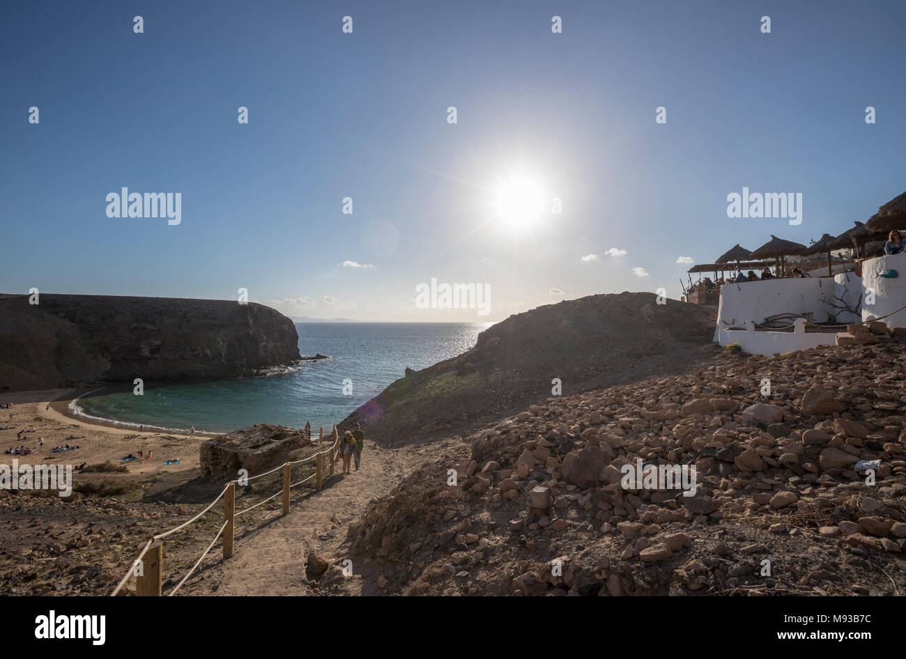 El Chiringuito chill out dans Playa del Papagayo, Lanzarote, îles Canaries, Espagne Banque D'Images