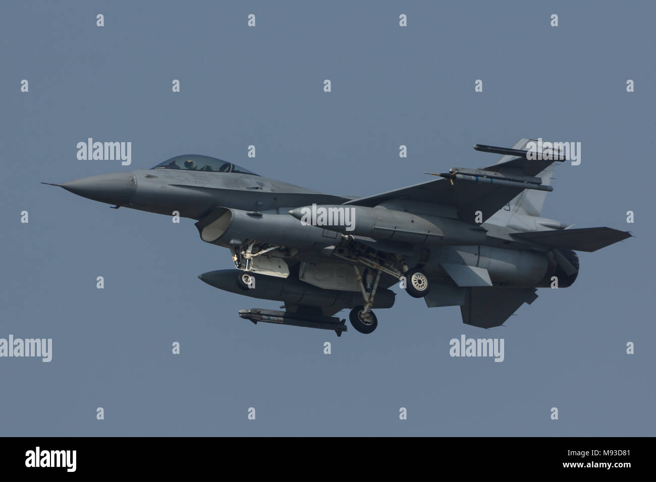 Leeuwarden, Pays-Bas 10 avr 2015 : Polonais F-16 atterrissant à Frisian Flag Banque D'Images