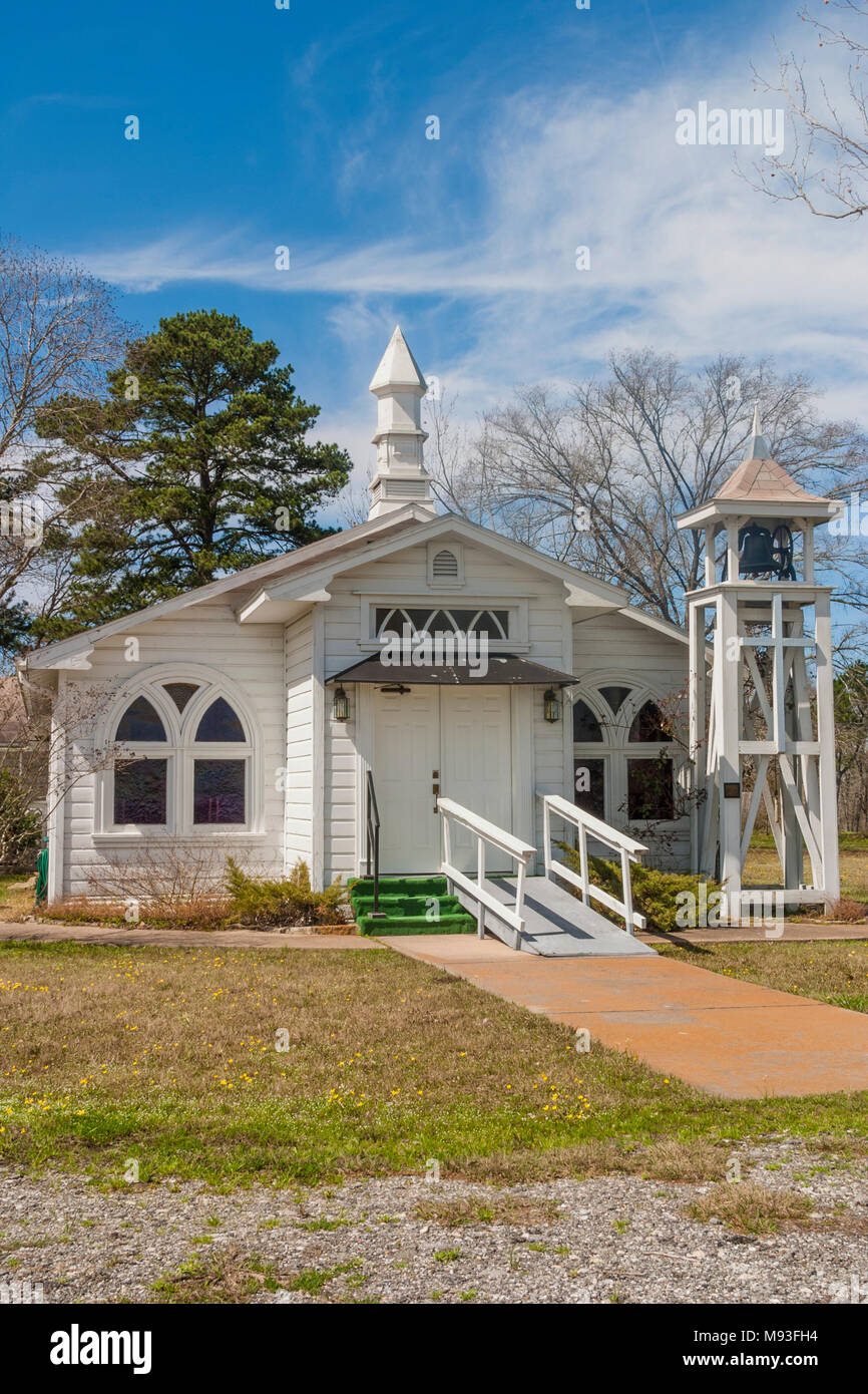 Église baptiste de pays dans l'Est du Texas. Banque D'Images