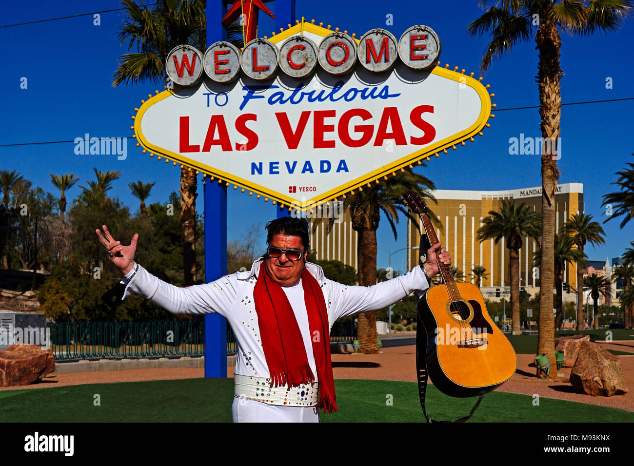 Sosie d'Elvis par la bienvenue à Las Vegas Sign,Las Vegas, Nevada, United States of America Banque D'Images