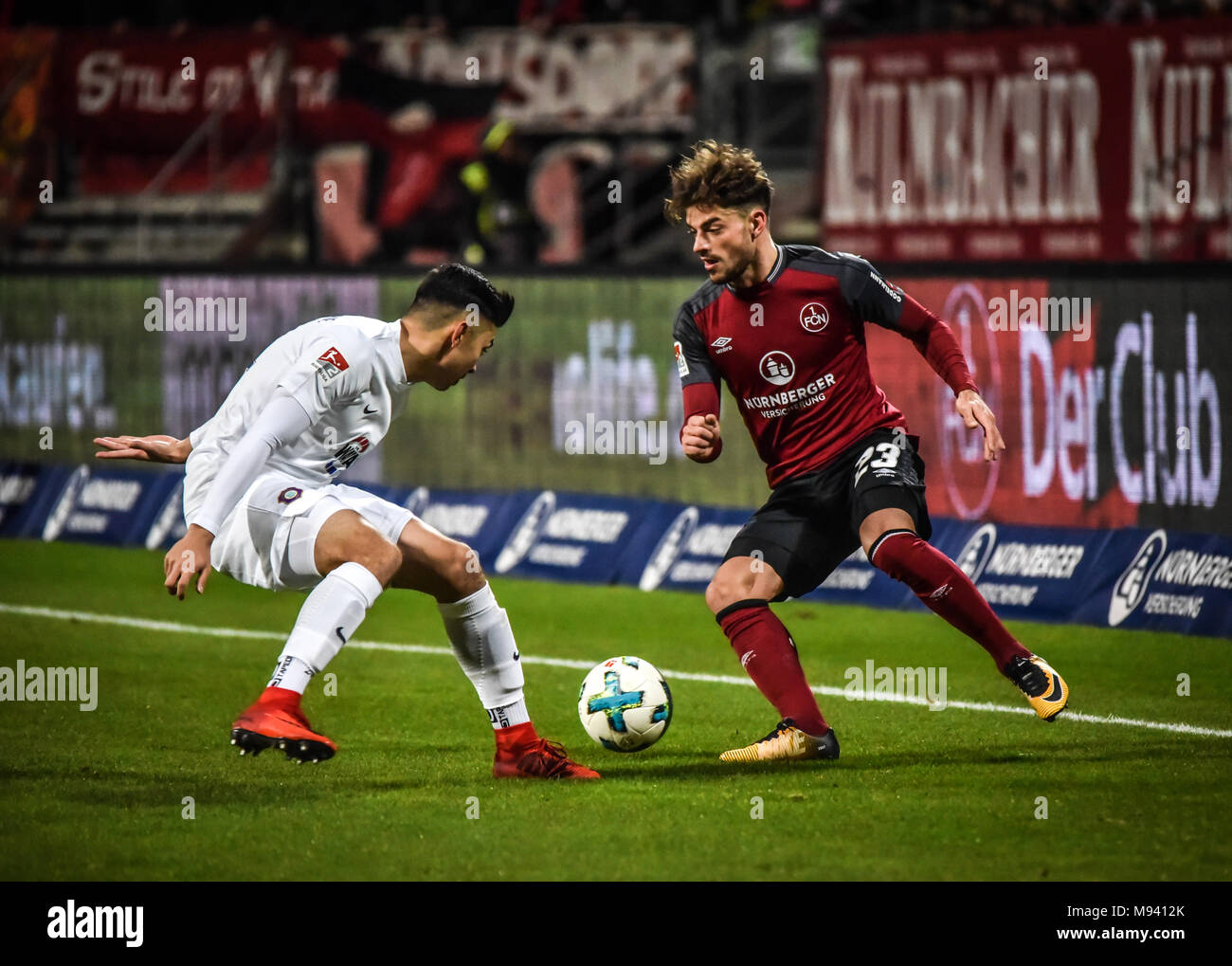 1. FC Nuremberg vs Erzgebirge Aue - Image : (de G-R) Tim Leibold (1. FC Nürnberg, # 23) Banque D'Images