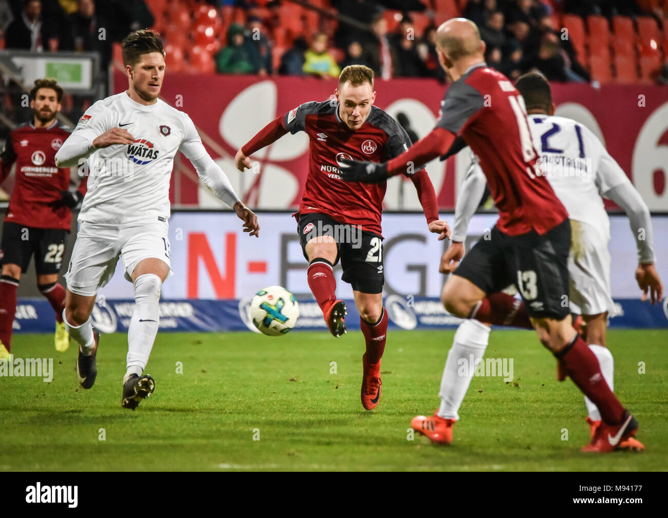 Germnay, Nürnberg, Max Morlock Stadion 02.02.2018 - Le football professionnel, 2.Bundesliga - 1. FC Nuremberg vs Erzgebirge Aue - Image : (de G-R) Dennis Banque D'Images