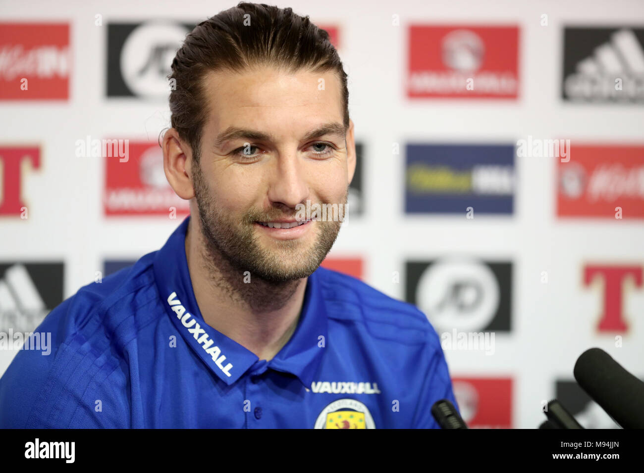 Ecosse de Charlie Mulgrew lors d'une conférence de presse à Hampden Park, Glasgow. Banque D'Images