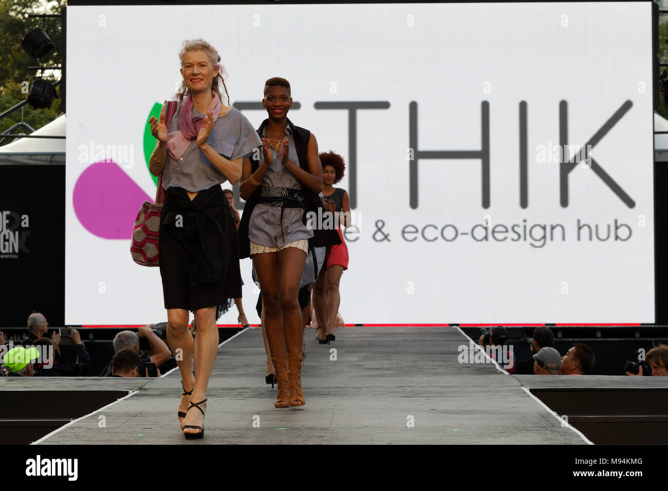 Montréal,Canada. Promenades modèles sur la piste à la Boutique Ethik fashion show finale qui a eu lieu au cours de la mode et du Design Festival. Banque D'Images