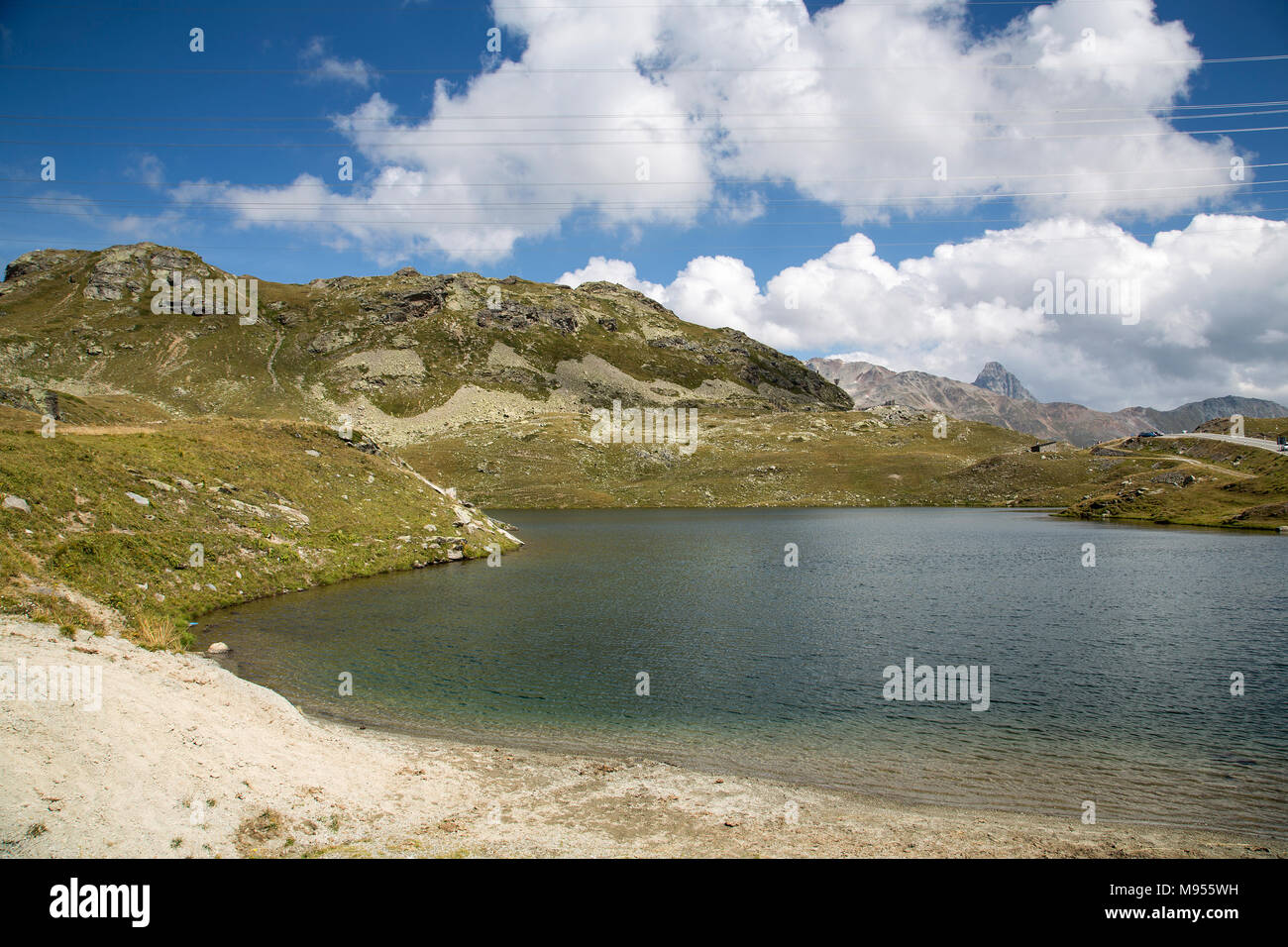 Chemin de fer de la Bernina liens Saint-moritz, en Suisse, avec la ville de Tirano, Italie, via le col de la Bernina Banque D'Images