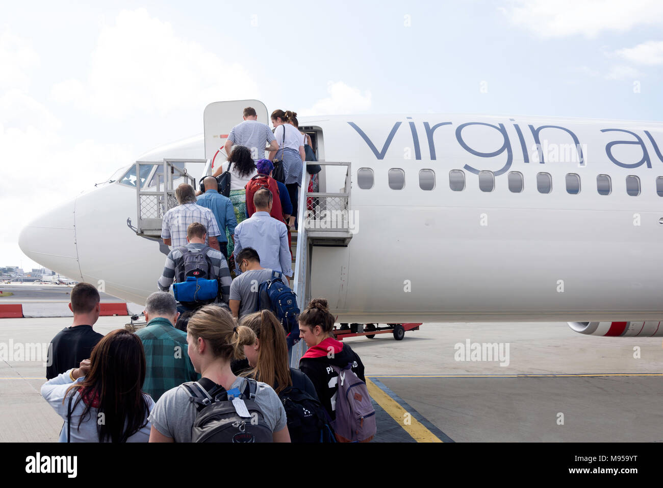 Les passagers d'Australien vierge à 737 l'aéroport de Sydney Kingsford Smith, Mascot, Sydney, New South Wales, Australia Banque D'Images