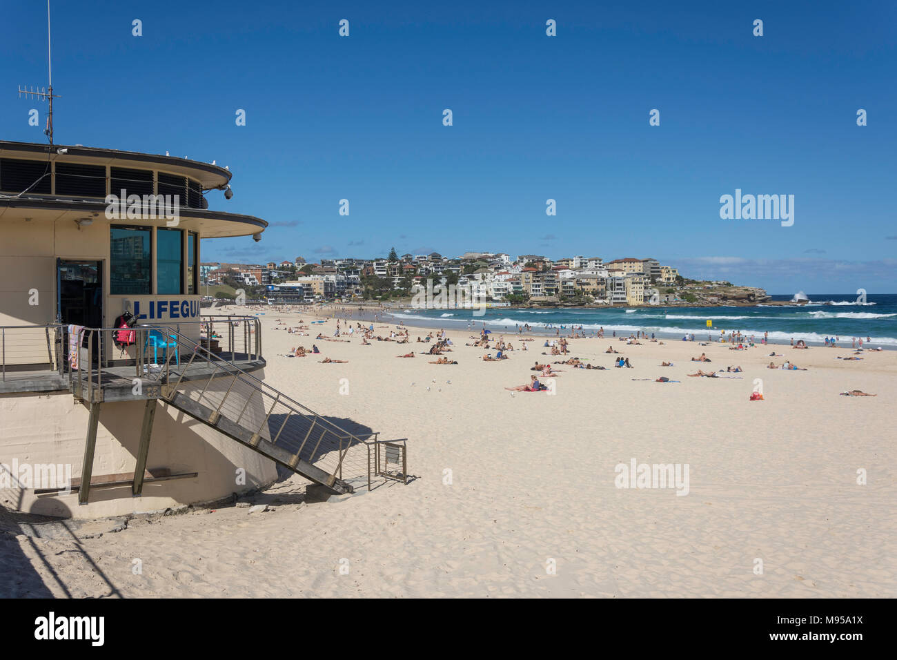 Lifeguard station sur Bondi Beach, Sydney, New South Wales, Australia Banque D'Images
