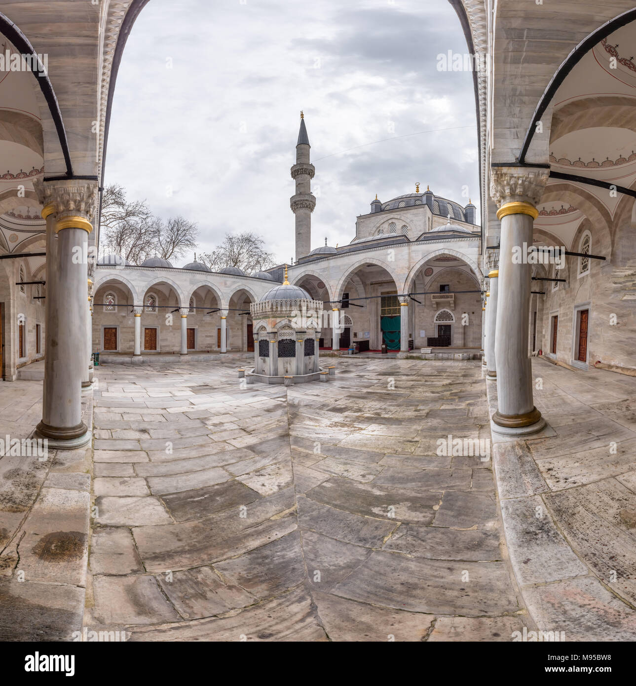 Vue extérieure panoramique haute résolution de Schappelijk-i Cedid situé dans la mosquée Uskudar Istanbul,Turquie,.03 Janvier 2018 Banque D'Images