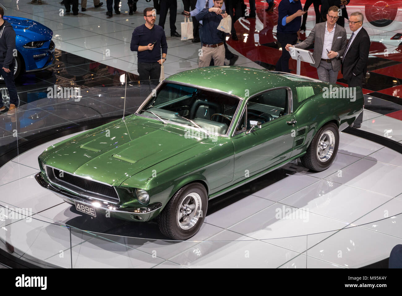 Genève, Suisse - mars 7, 2018 : Ford Mustang Bullitt voiture de sport classique à l'honneur à la 88e Salon International de l'Automobile de Genève. Banque D'Images