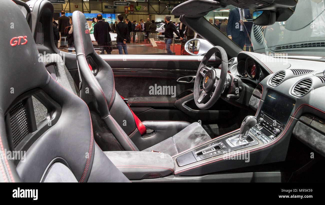 Genève, SUISSE - Le 6 mars 2018 : le tableau de bord numérique d'une BMW  7-series voiture présentée à la 88e Salon International de l'Automobile de  Genève Photo Stock - Alamy