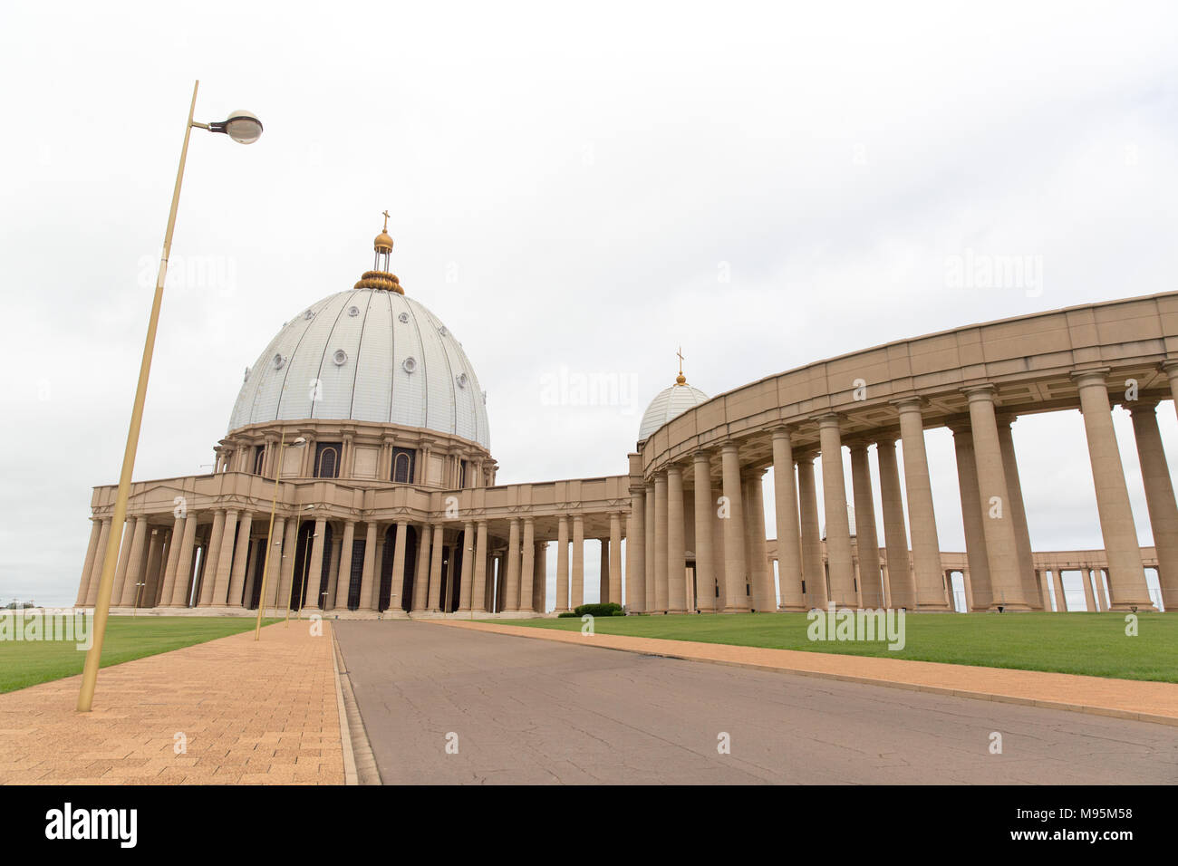 La basilique notre dame de la paix Banque de photographies et d’images