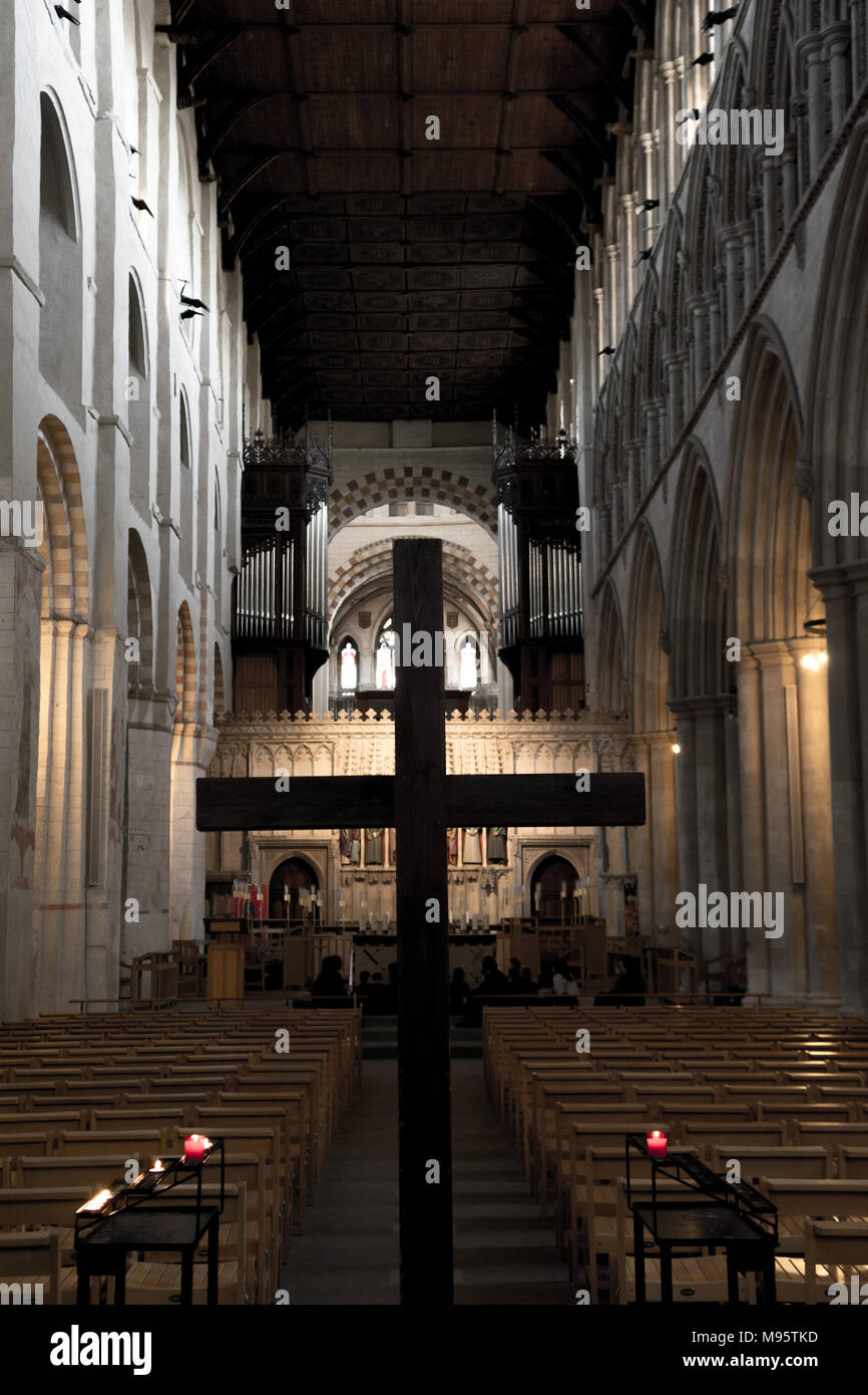 Sainte Croix à l'église pour Pâques Banque D'Images